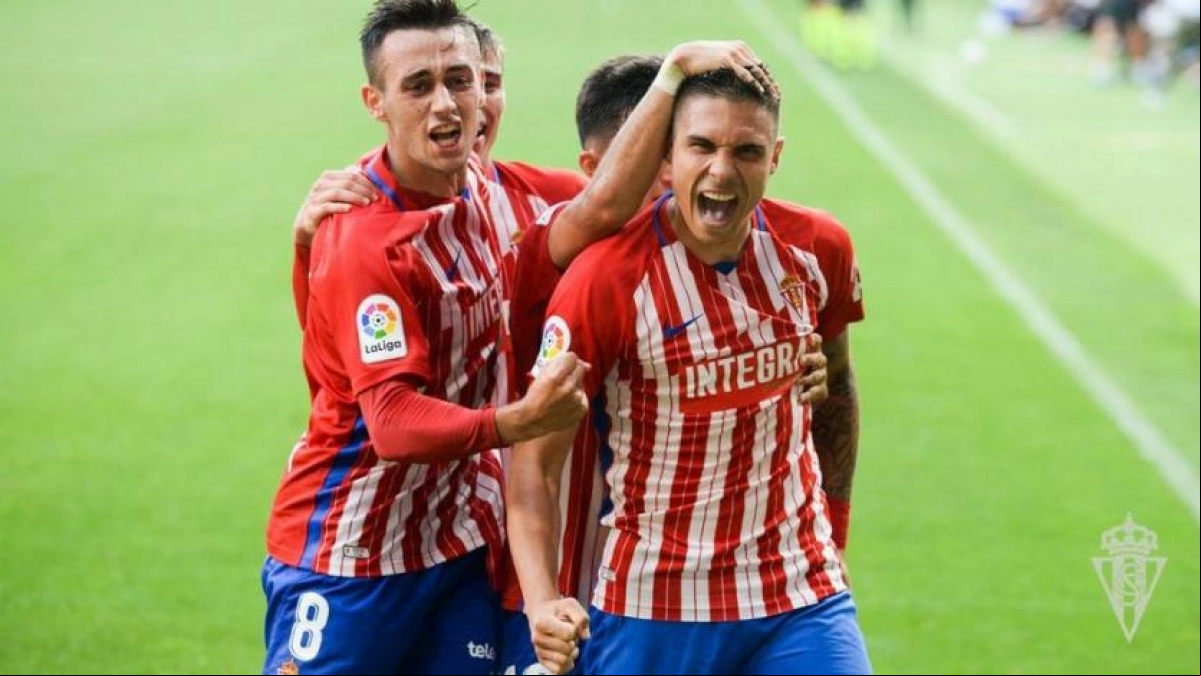 Uros Djurdjevic, delantero del Sporting de Gijón. Foto: Sporting de Gijón