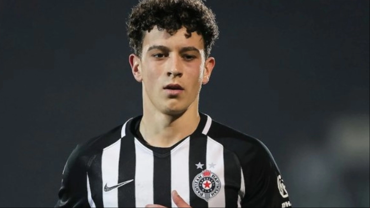 El Rayo Vallecano no se olvida de Nemanja Jovic