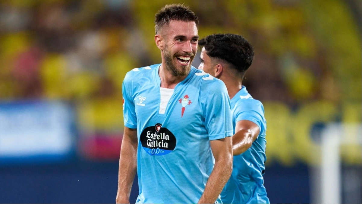 Barcelona does not forget about Óscar Mingueza for the summer.