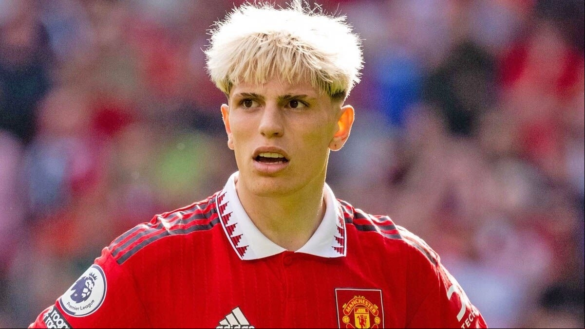 Garnacho valora opciones para irse del Manchester United / Daily Express