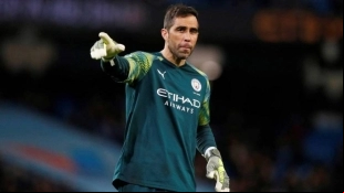 México espera a Claudio Bravo / Foxdeportes.com
