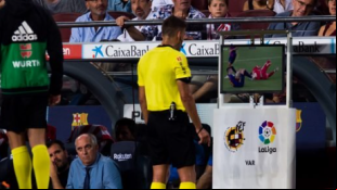 El VAR sigue sin aportar nada distinto "Foto: OK Diario"
