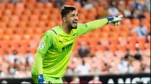 CERRADO: El Valencia ya tiene atado al sustituto de Mamardashvili / Eurosport.com