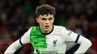 Liverpool opens the door for Stefan Bajcetic's departure: 3 LaLiga clubs interested.