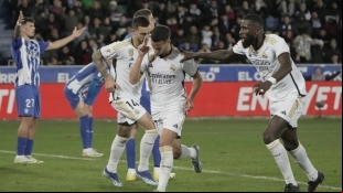Los jugadores del Real Madrid celebran un gol de Lucas Vázquez