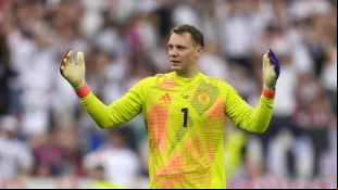 <p>Manuel Neuer, goalkeeper of Bayern Munich</p>