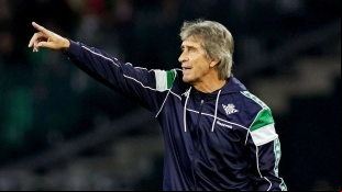 El Betis va a por un ‘9’: Las dos opciones que baraja para su delantera | La Tribuna de Ciudad Real
