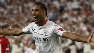 El Sevilla FC recibe una gran oferta por Loïc Badé | Superdeporte