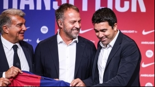 El Barcelona sigue a 3 laterales diestros / Monesport.cat