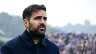 Fabregas insiste: Quiere a una joya del fútbol español en el Como