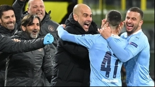El City negocia con Rayan Cherki / Football365