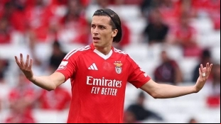Real Madrid is handling a star player in case the g of Carreras falls through.